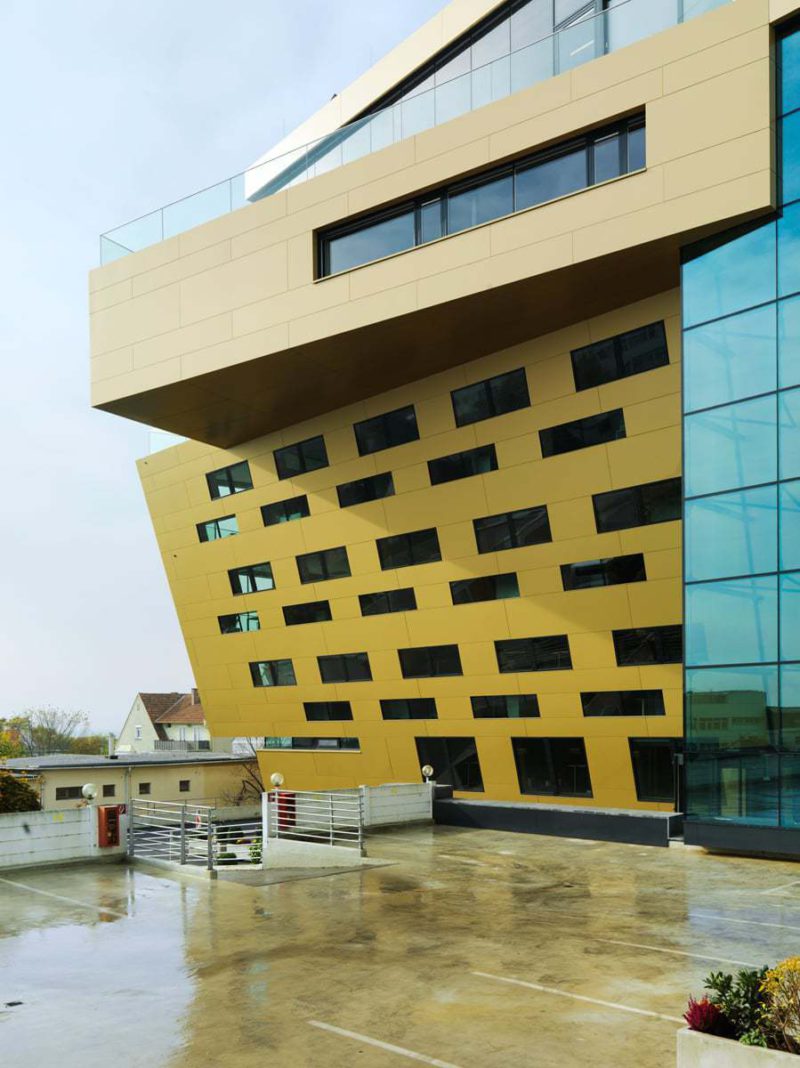 Raiffeisen Finanz Center 04