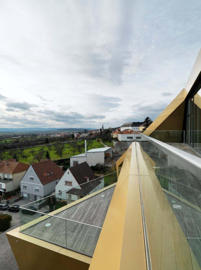 Raiffeisen Finanz Center 06